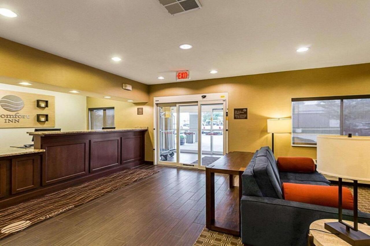 Comfort Inn East Уичита Экстерьер фото